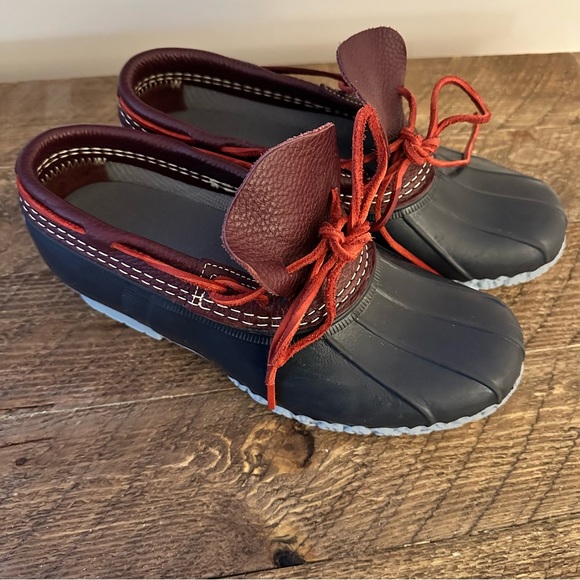 L.L. Bean Navy Duck Boots Leather Rubber Moc - Picture 13 of 16